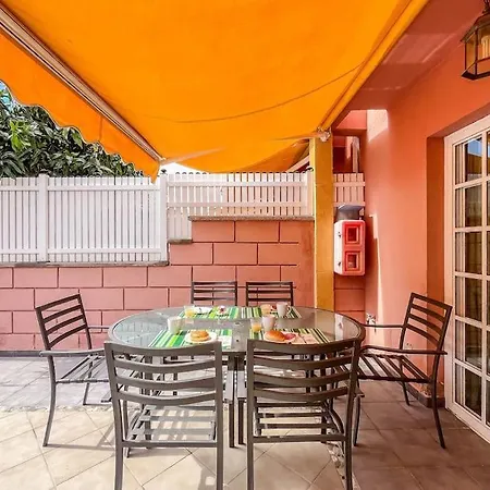 Con Terraza Y Piscina Apartamento *